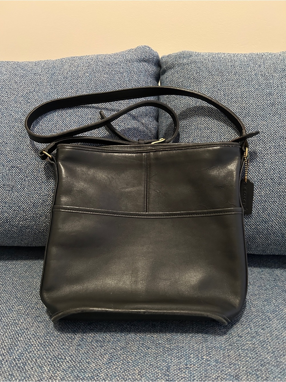 Vintage Coach Black Leather Messenger Crossbody
